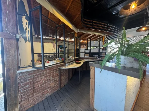 🏢 Jepet me Qira – Njësi Komerciale + Tokë 📍 Paskuqan, vetëm 5 minuta nga Unaza e Madhe, Tiranë