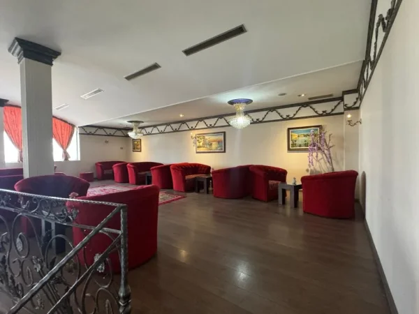 🏢 Jepet me Qira – Njësi Komerciale + Tokë 📍 Paskuqan, vetëm 5 minuta nga Unaza e Madhe, Tiranë