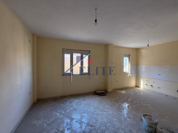 Tirane, shitet apartament 2+1+Ballkon Kati 2, 105 m² 130.000 € 