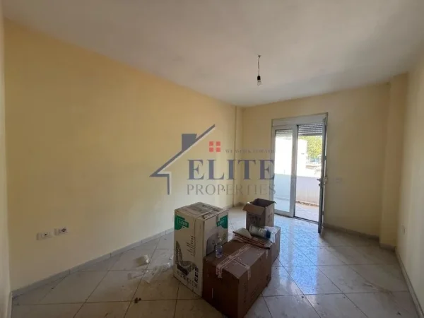 Tirane, shitet apartament 2+1+Ballkon Kati 2, 105 m² 130.000 € 
