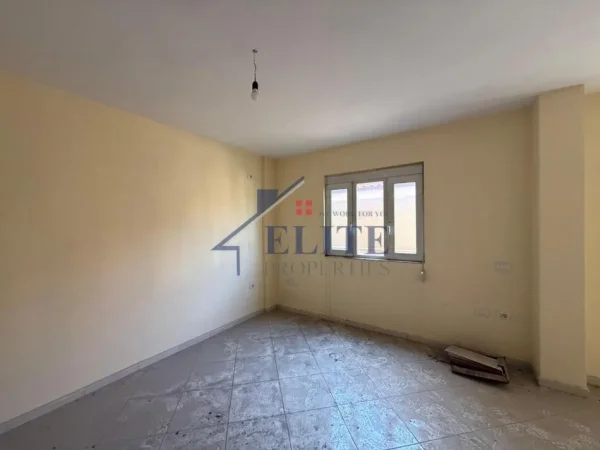 Tirane, shitet apartament 2+1+Ballkon Kati 2, 105 m² 130.000 € 