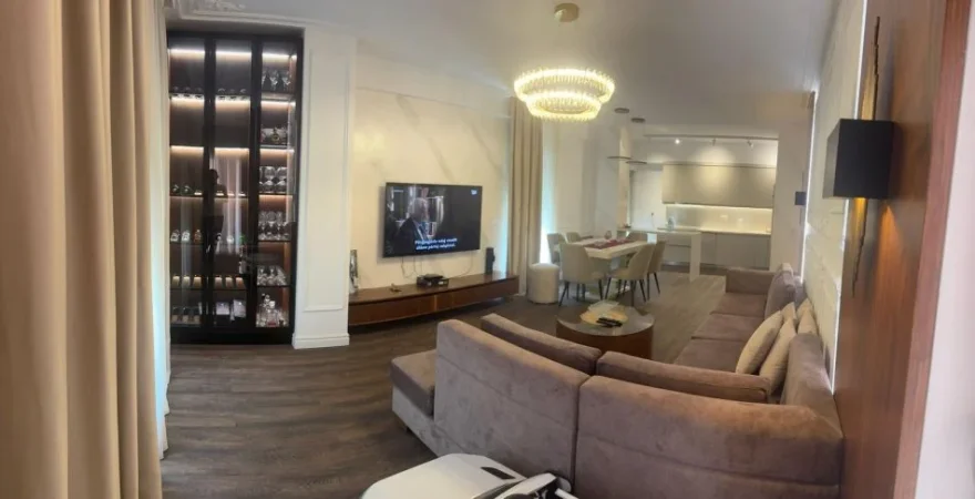 Tirane, jepet me qera apartament 3+1+Aneks+Ballkon Kati 6, 130 m² 1.500 € (Rruga Muhamet Gjollesha)