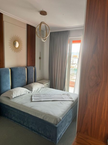 Tirane, jepet me qera apartament 3+1+Aneks+Ballkon Kati 6, 130 m² 1.500 € (Rruga Muhamet Gjollesha)