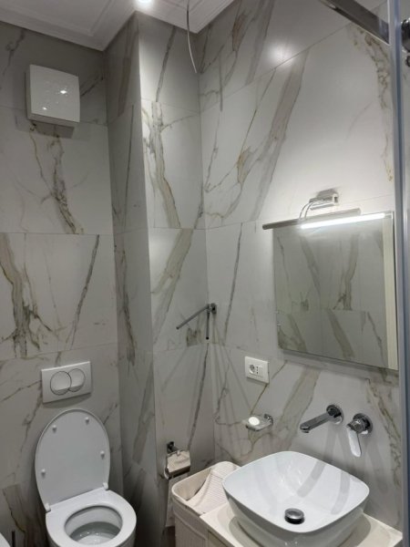 Tirane, jepet me qera apartament 3+1+Aneks+Ballkon Kati 6, 130 m² 1.500 € (Rruga Muhamet Gjollesha)