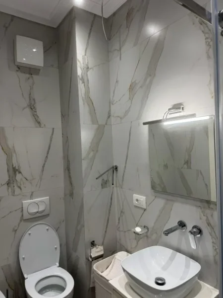 Tirane, jepet me qera apartament 3+1+Aneks+Ballkon Kati 6, 130 m² 1.500 € (Rruga Muhamet Gjollesha)