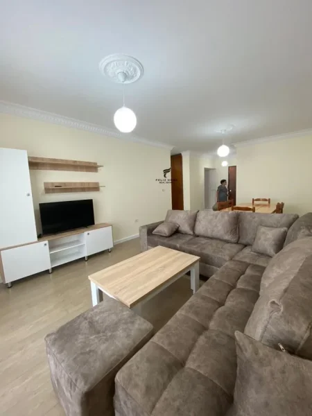 Tirane, jepet me qera apartament 2+1 Kati 7, 99 m² 550 € (RRUGA DRITAN HOXHA)