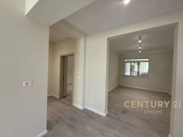 Tirane, jepet me qera apartament 3+1 Kati 0, 79 m² 1.200 € (Garda)