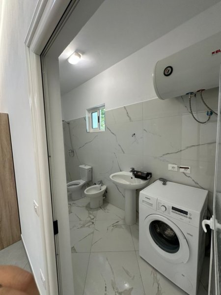 Durres, jepet me qera shtepi 1+1+Aneks Kati 1, (SPITALLE AFER UNIVERSITETIT, 2 vajza ose cift)