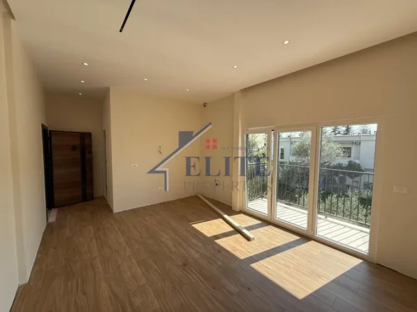 Tirane, shitet apartament 1+1+Ballkon Kati 3, 55 m² 91.443 € 