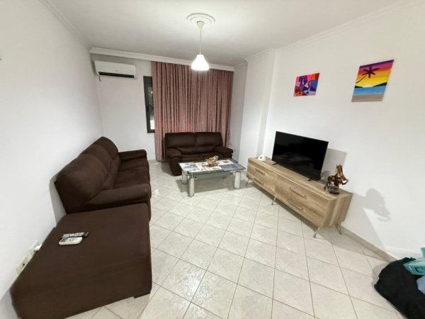 Tirane, jepet me qera apartament 2+1 Kati 2, 105 m² 
