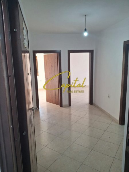 Tirane, shitet apartament 1+1 Kati 4, 62 m² 58.000 € (KAMEZ)