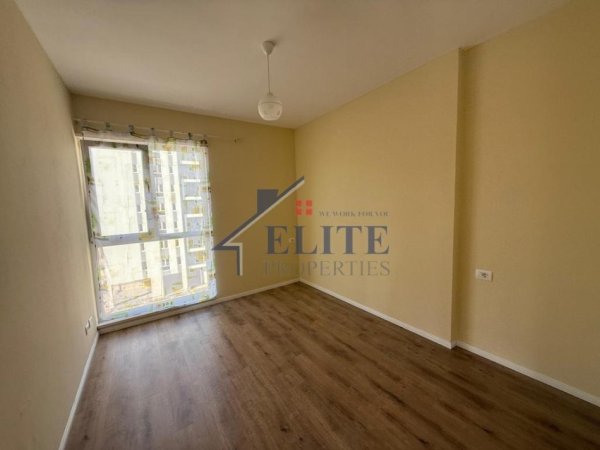 Tirane, jepet me qera apartament 2+1+Ballkon Kati 4, 84 m² 380 € 