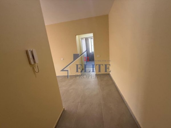 Tirane, jepet me qera apartament 2+1+Ballkon Kati 4, 84 m² 380 € 