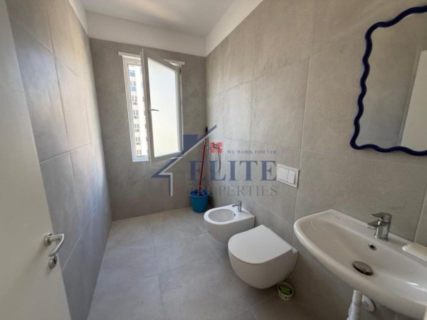 Tirane, jepet me qera apartament 2+1+Ballkon Kati 4, 84 m² 380 € 