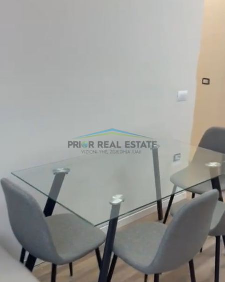 Tirane, jepet me qera apartament 1+1+Ballkon Kati 3, 71 m² 1.000 € (Rruga e Kosovareve)