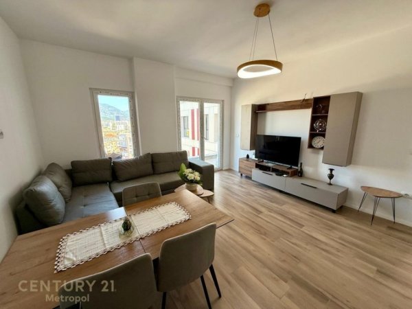 Tirane, jepet me qera apartament 1+1 Kati 10, 72 m² 650 € (Zogu Zi)
