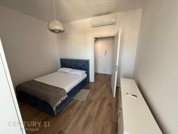 Tirane, jepet me qera apartament 1+1 Kati 10, 72 m² 650 € (Zogu Zi)