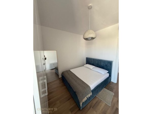 Tirane, jepet me qera apartament 1+1 Kati 10, 72 m² 650 € (Zogu Zi)