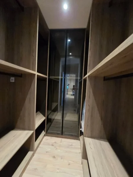 Tirane, jepet me qera apartament 2+1+Ballkon Kati 5, 128 m² 1.200 € (Delijorgji)