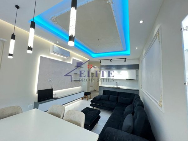 Tirane, jepet me qera apartament 2+1+Ballkon Kati 2, 90 m² 700 € 