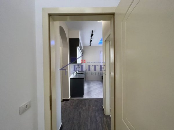 Tirane, jepet me qera apartament 2+1+Ballkon Kati 2, 90 m² 700 € 