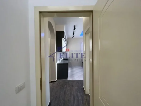 Tirane, jepet me qera apartament 2+1+Ballkon Kati 2, 90 m² 700 € 