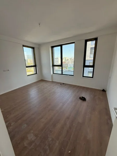 Tirane, jepet me qera zyre Kati 2, 99 m² 800 € (JORDAN MISJA)