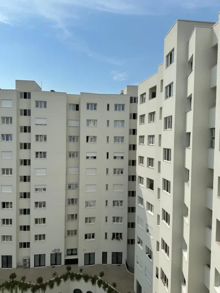 Tirane, jepet me qera zyre Kati 2, 95 m² 600 € (river reidenc)