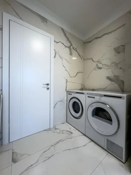 Tirane, shitet apartament 3+1+Ballkon Kati 12, 140 m² 360.000 € (Kompleksi Magnet)