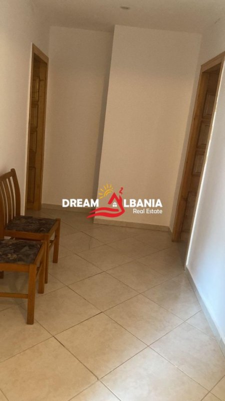 Tirane, jepet me qera shtepi 1+1 , 65 m² 500 € (Tek Ish Fusha e Aviacionit)