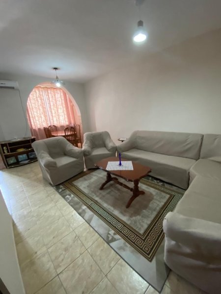 Tirane, jepet me qera apartament 2+1 Kati 5, 100 m² 650 € (Rruga Kavajes)