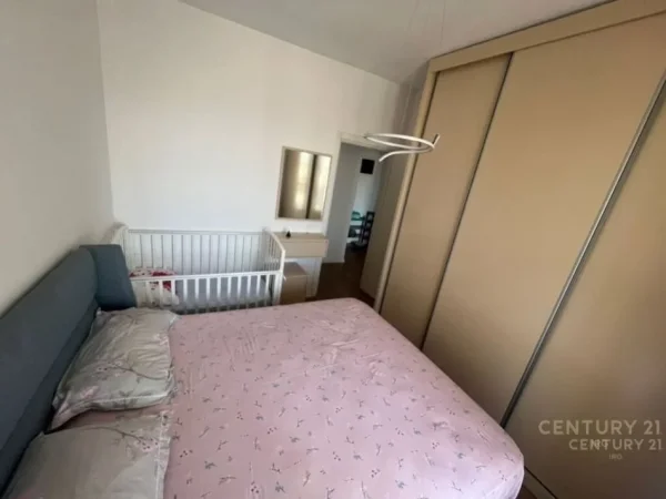 Tirane, jepet me qera apartament 2+1 Kati 10, 90 m² 550 € (Yzberisht)