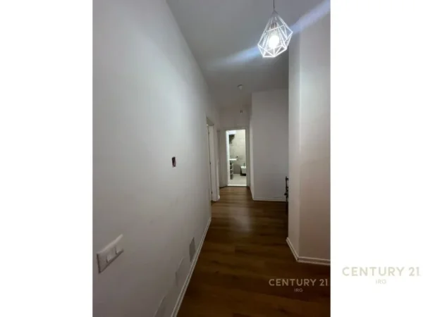 Tirane, jepet me qera apartament 2+1 Kati 10, 90 m² 550 € (Yzberisht)