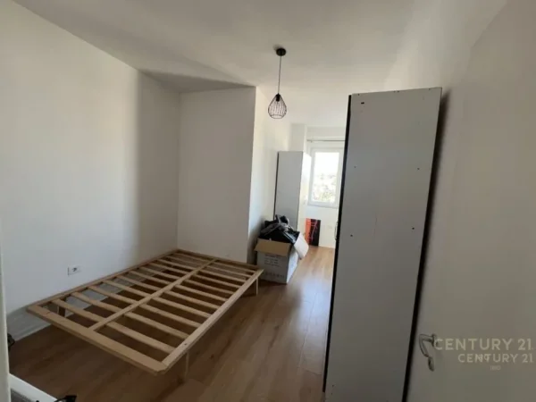 Tirane, jepet me qera apartament 2+1 Kati 10, 90 m² 550 € (Yzberisht)