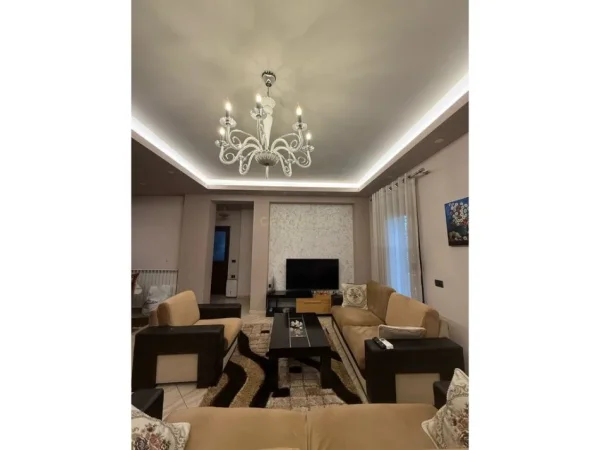 Tirane, jepet me qera apartament 2+1 Kati 1, 100 m² 550 € (Kodra e Priftit)