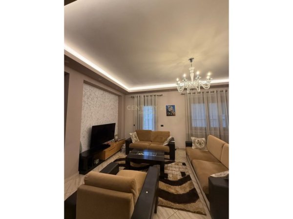 Tirane, jepet me qera apartament 2+1 Kati 1, 100 m² 550 € (Kodra e Priftit)