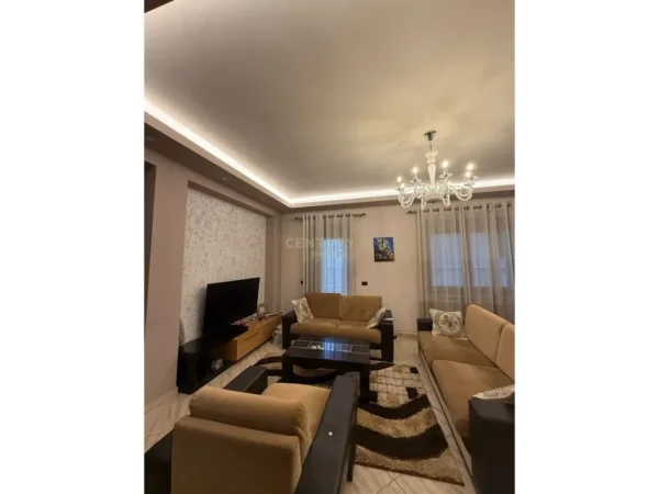 Tirane, jepet me qera apartament 2+1 Kati 1, 100 m² 550 € (Kodra e Priftit)