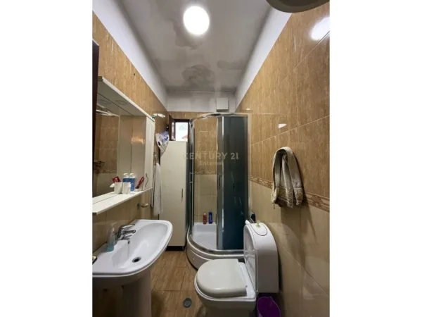 Tirane, jepet me qera apartament 2+1 Kati 1, 100 m² 550 € (Kodra e Priftit)