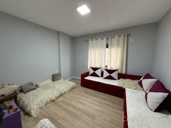 Tirane, jepet me qera apartament 2+1 Kati 4, 103 m² 450 € (Fresku)