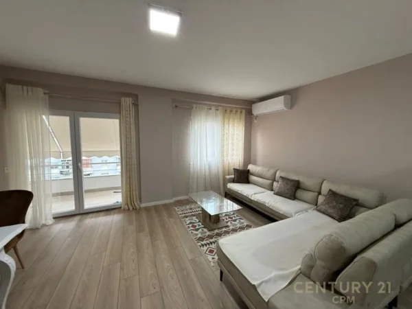 Tirane, jepet me qera apartament 2+1 Kati 4, 103 m² 450 € (Fresku)