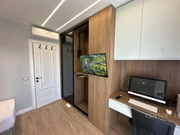Tirane, jepet me qera apartament 2+1+Ballkon Kati 8, 85 m² 1.200 € (Rruga e Elbasanit)