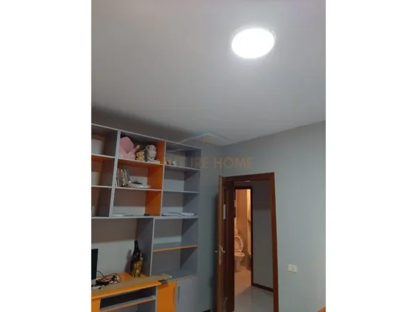 Tirane, shitet apartament 2+1 Kati 4, 125 m² 175.000 € 