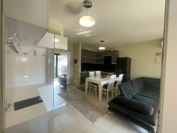 Tirane, jepet me qera apartament 2+1 Kati 3, 78 m² 90.000 leke te reja(stadiumi dinamo)