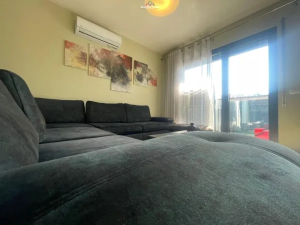 Tirane, jepet me qera apartament 2+1 Kati 3, 78 m² 90.000 leke te reja(stadiumi dinamo)
