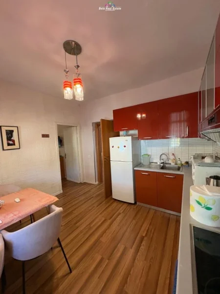 Tirane, jepet me qera apartament 1+1+Ballkon Kati 5, 65 m² 170.000 € (myslym shyri)
