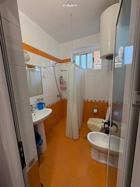 Tirane, jepet me qera apartament 1+1+Ballkon Kati 5, 65 m² 170.000 € (myslym shyri)