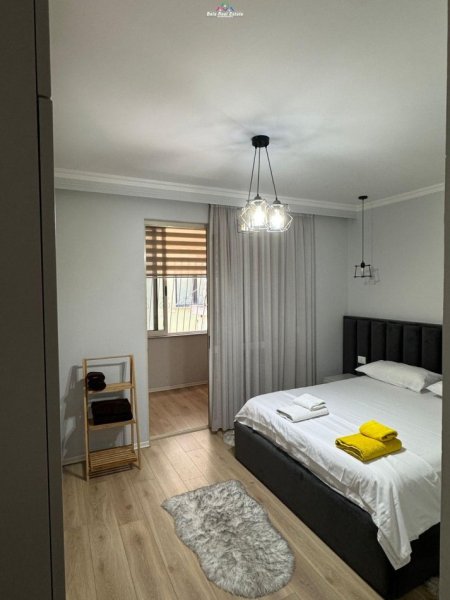 Tirane, jepet me qera apartament 1+1 Kati 4, 65 m² 900 € (blloku)