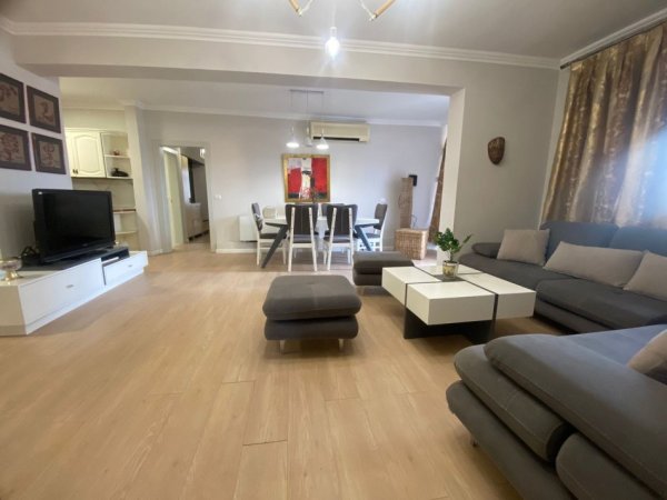 Tirane, jap me qera apartament 3+1 Kati 6, 126 m² 1.200 € (sulejman pasha)