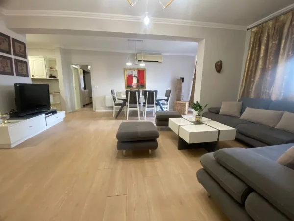 Tirane, jap me qera apartament 3+1 Kati 6, 126 m² 1.100 € (sulejman pasha)