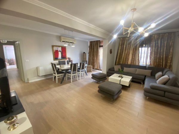 Tirane, jap me qera apartament 3+1 Kati 6, 126 m² 1.200 € (sulejman pasha)